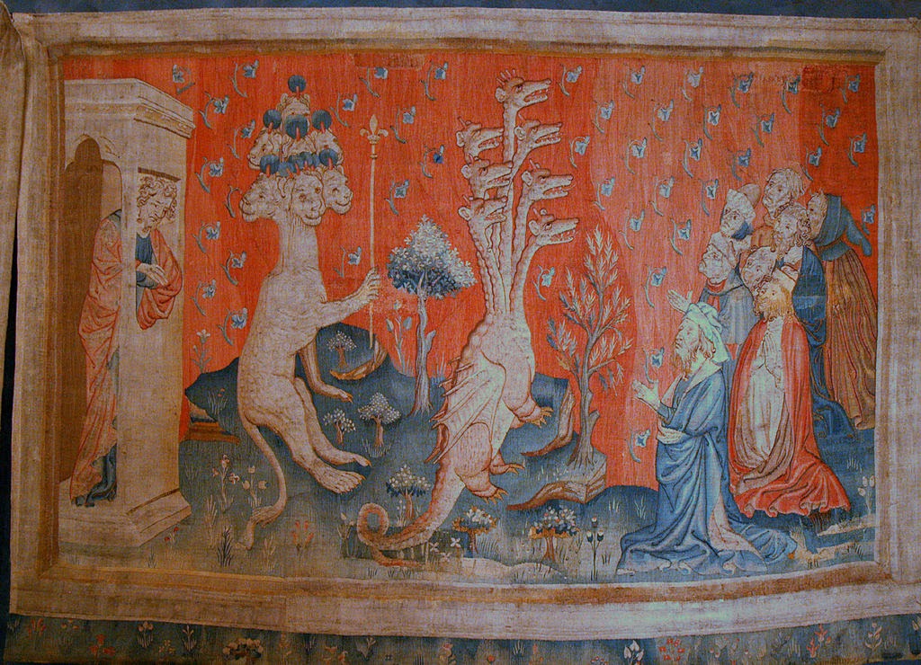 „Angers- Apocalypse (9)” autorstwa Remi Jouan – Photo taken by Remi Jouan. Licencja CC BY-SA 3.0 na podstawie Wikimedia Commons.